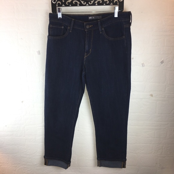 womens levi capris